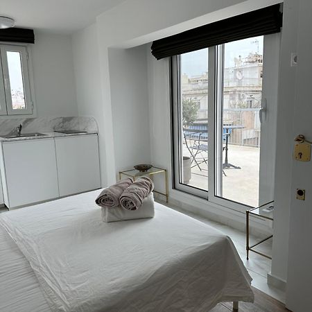 Graffiti Roof Apartment เอเธนส์ ภายนอก รูปภาพ