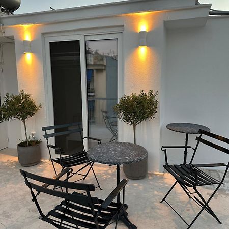 Graffiti Roof Apartment เอเธนส์ ภายนอก รูปภาพ