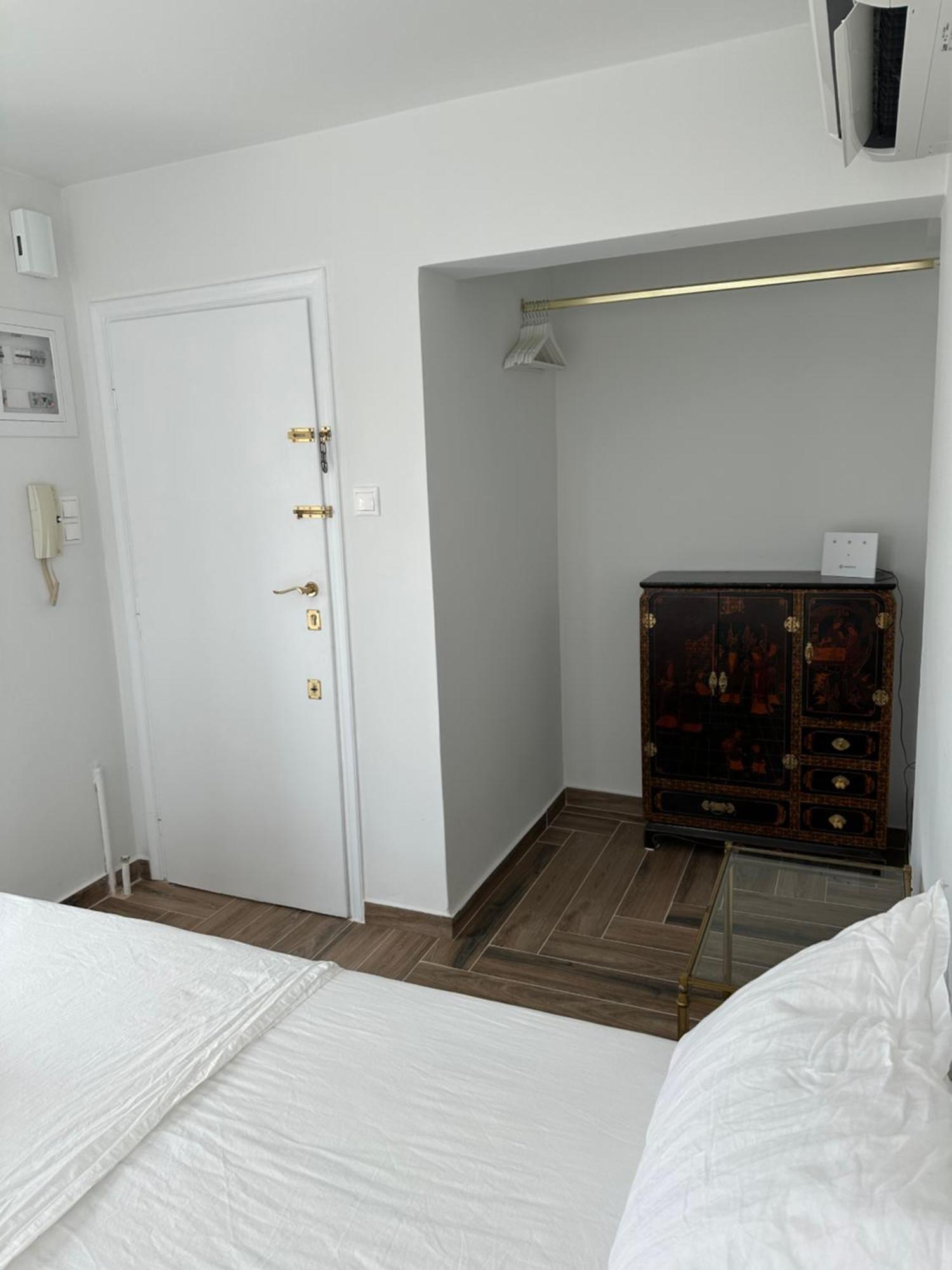 Graffiti Roof Apartment เอเธนส์ ภายนอก รูปภาพ