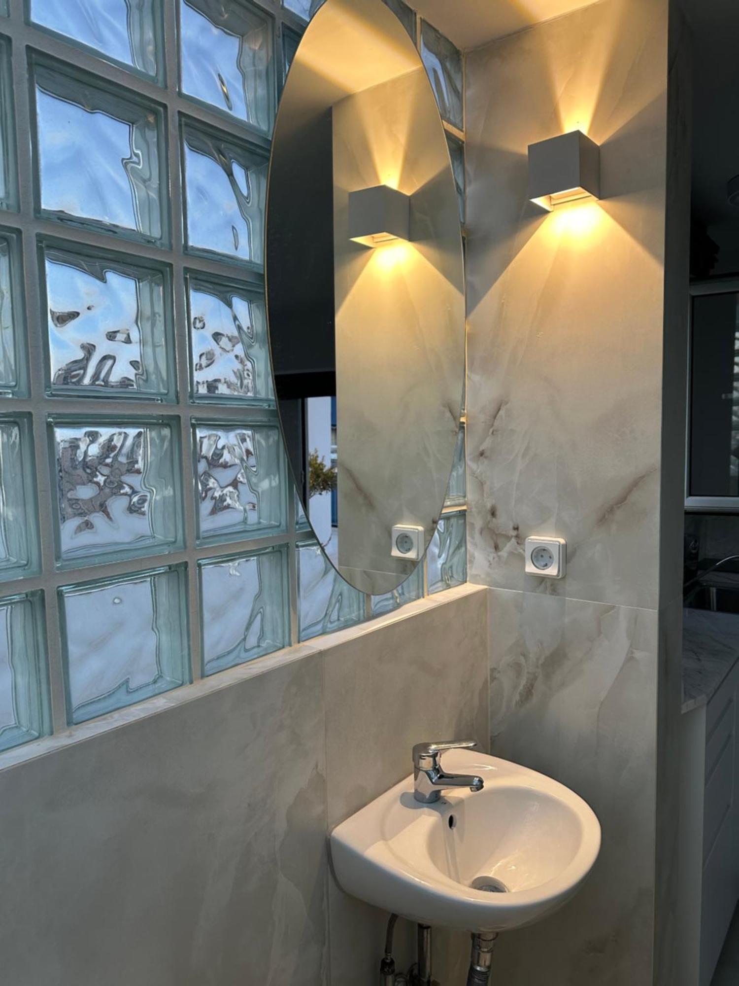 Graffiti Roof Apartment เอเธนส์ ภายนอก รูปภาพ